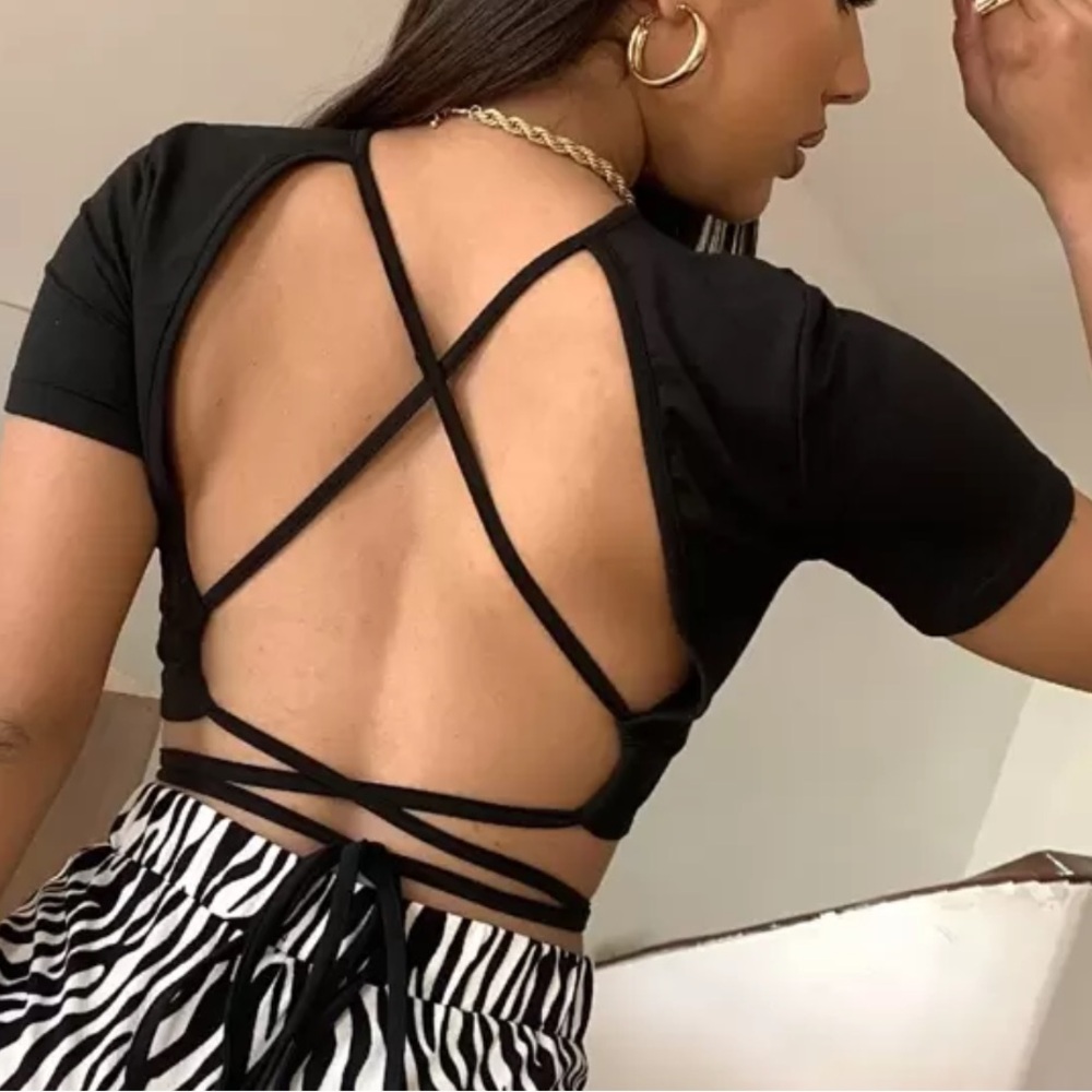 SHEIN Black Crisscross Back Crop Top